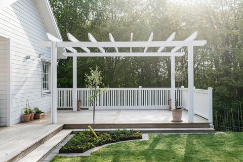 Uteplats med pergola